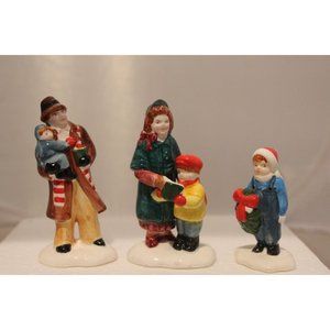 Dept 56 Snow Village - Caroling Family  RARE